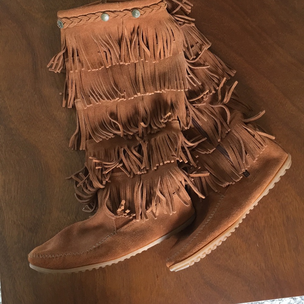 Minnetonka 5 layer fringe boots